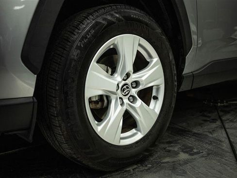 Used 2020 Toyota RAV4 XLE w/ Convenience Package image 3