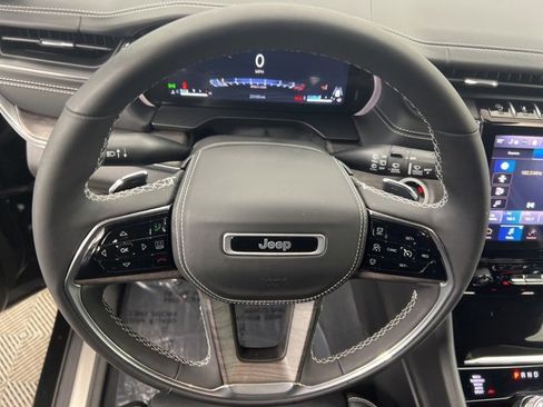 Used 2023 Jeep Grand Cherokee L Overland w/ Luxury Tech Group IV image 20