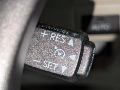 Used 2011 Lexus LS 460 AWD w/ Comfort Pkg image 39