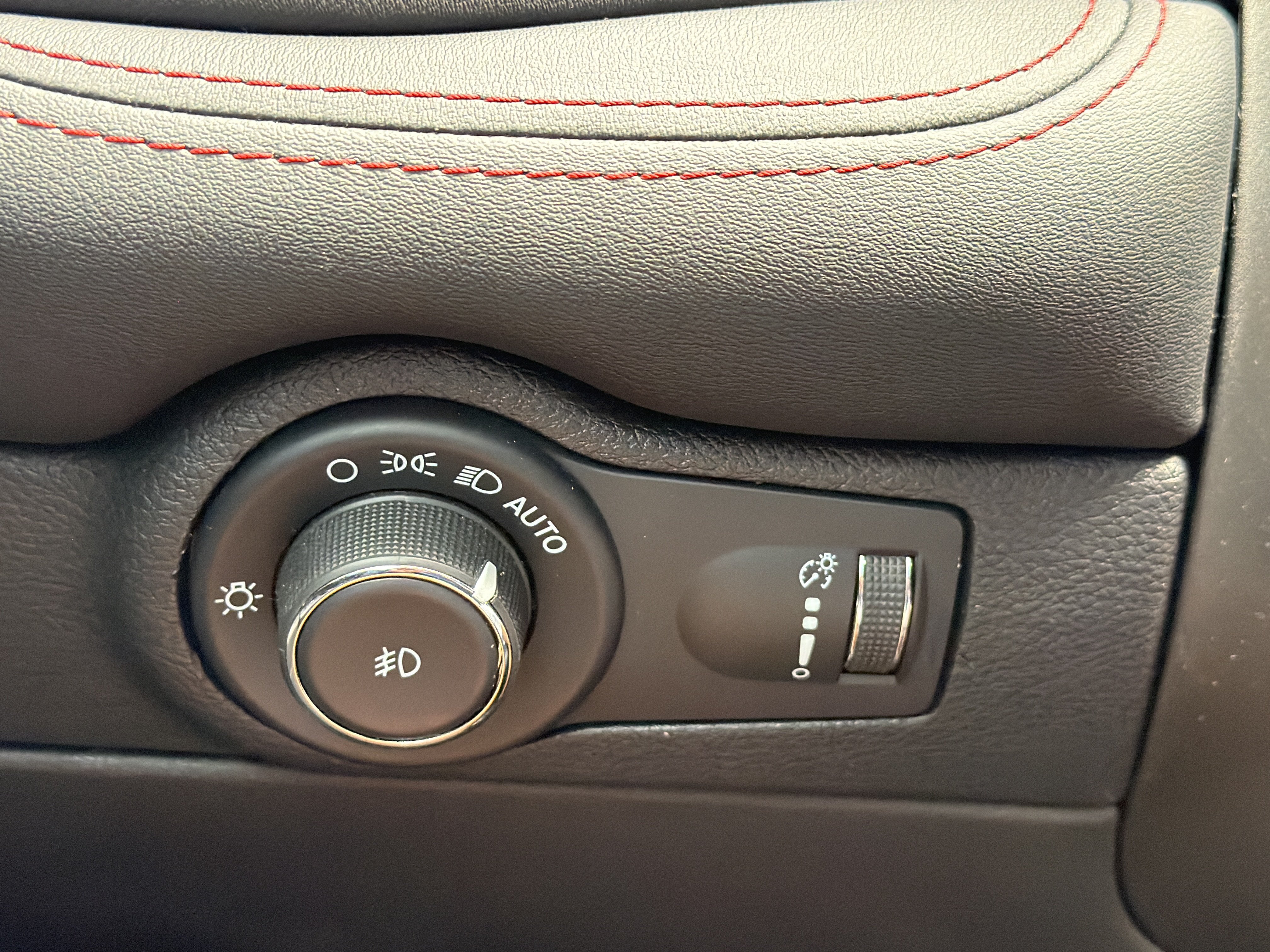 Used 2023 Dodge Durango GT AWD/4WD image 32
