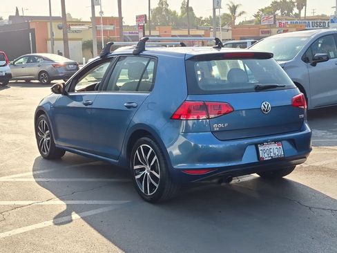 Used 2016 Volkswagen Golf SE w/ Lighting Package FWD image 6