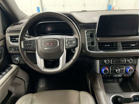 Used 2023 GMC Yukon SLT AWD/4WD image 11