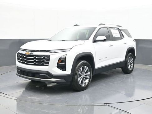 New 2026 Chevrolet Equinox LT FWD image 3