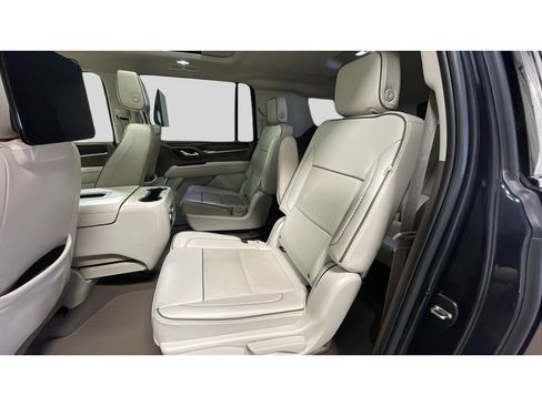 Used 2023 GMC Yukon XL Denali w/ Advanced Technology Package AWD/4WD image 17