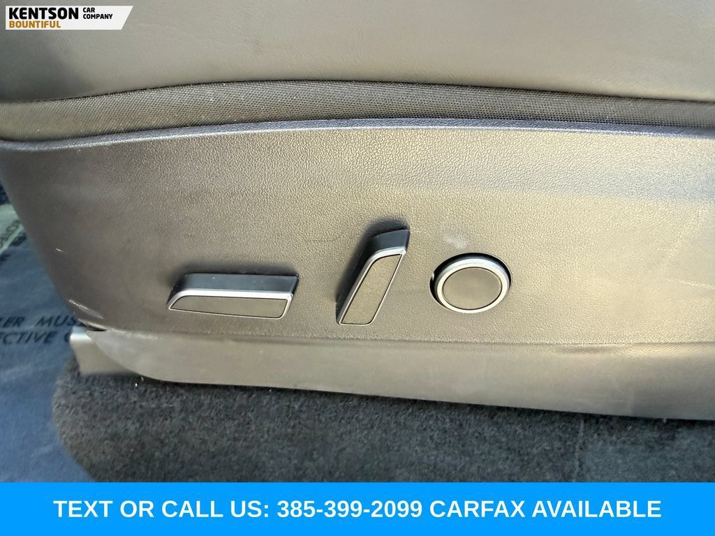Used 2023 Tesla Model Y Long Range AWD/4WD image 29