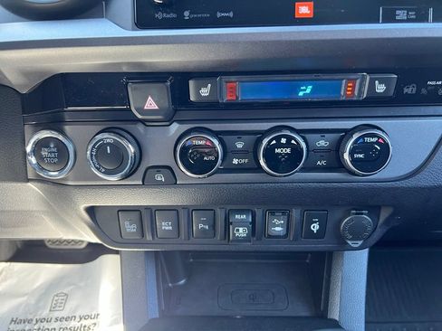 Certified 2018 Toyota Tacoma TRD Off-Road AWD/4WD image 27