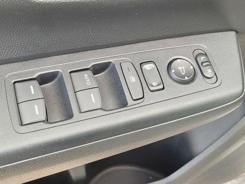 Used 2023 Honda CR-V LX image 16