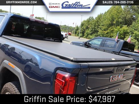 Used 2020 GMC Sierra 2500 Denali w/ Denali Ultimate Package AWD/4WD image 3