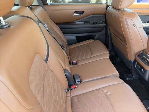 Used 2024 Nissan Pathfinder Platinum w/ Cargo Package FWD image 12