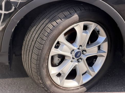 Used 2015 Ford Escape Titanium FWD image 9