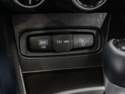 Used 2025 Hyundai Venue SEL FWD image 22