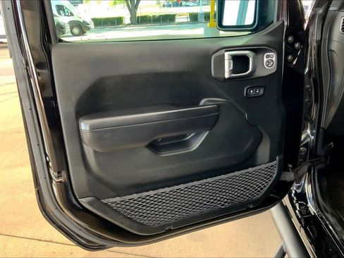Used 2020 Jeep Wrangler Sport image 41