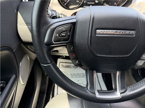 Used 2018 Land Rover Range Rover Evoque SE AWD/4WD image 34