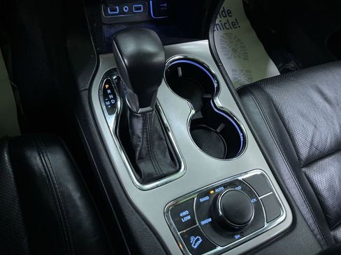 Used 2021 Jeep Grand Cherokee Limited w/ Luxury Group II image 26