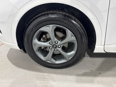 Used 2023 Ford Escape ST-Line AWD/4WD image 9