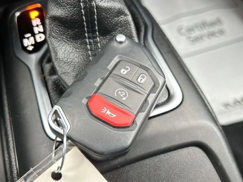 Used 2025 Jeep Wrangler Unlimited Sahara image 42