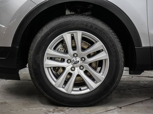 Used 2018 Ford Explorer XLT w/ Equipment Group 202A AWD/4WD image 31