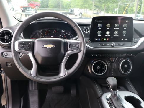 Used 2024 Chevrolet Blazer LT w/ Convenience Package FWD image 18