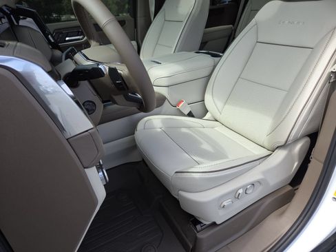 New 2026 GMC Yukon Denali w/ Sun & Power Step Package AWD/4WD image 29