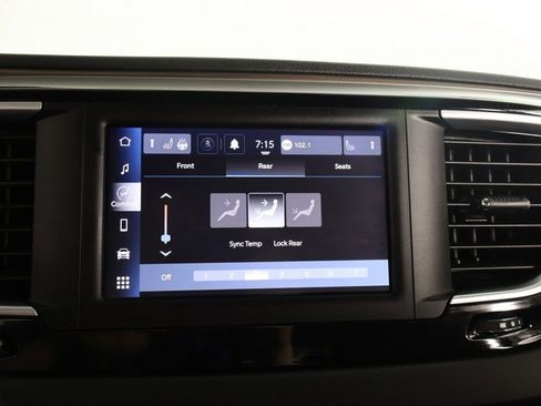 Used 2023 Chrysler Voyager LX image 43