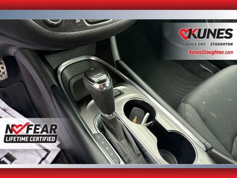 Used 2017 Chevrolet Malibu LT image 33