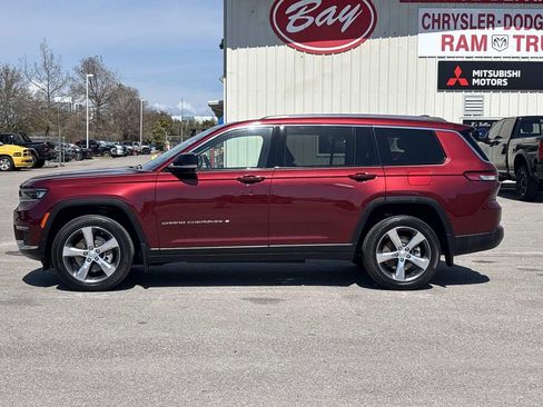 Used 2021 Jeep Grand Cherokee L Limited w/ Luxury Tech Group II image 2