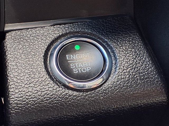 Used 2020 Ford Expedition XLT w/ Equipment Group 202A RWD image 16