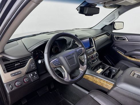Used 2016 GMC Yukon XL Denali w/ Open Road Package AWD/4WD image 25