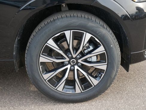 New 2025 Volvo XC60 B5 Core w/ Protection Package Premier image 4