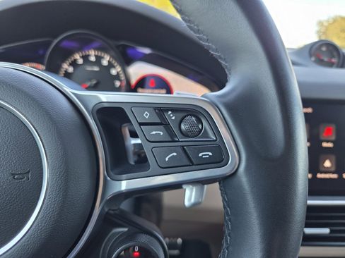 Used 2022 Porsche Cayenne S image 21