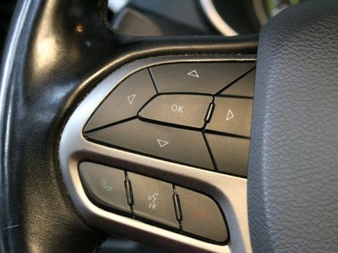 Used 2020 Jeep Cherokee Limited AWD/4WD image 21