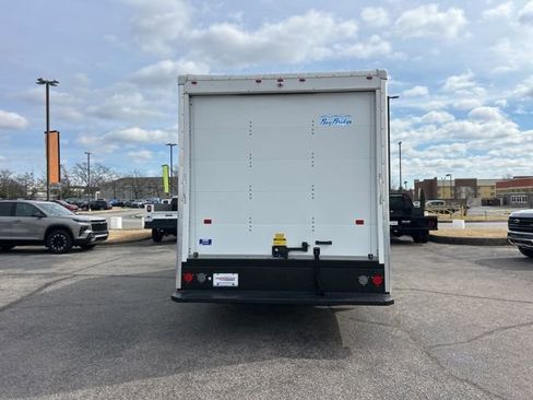 New 2026 Chevrolet Express 4500 w/ Power Convenience Package RWD image 4