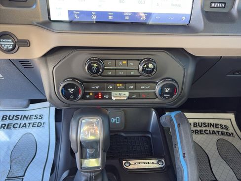 Used 2024 Ford Bronco Wildtrak image 16