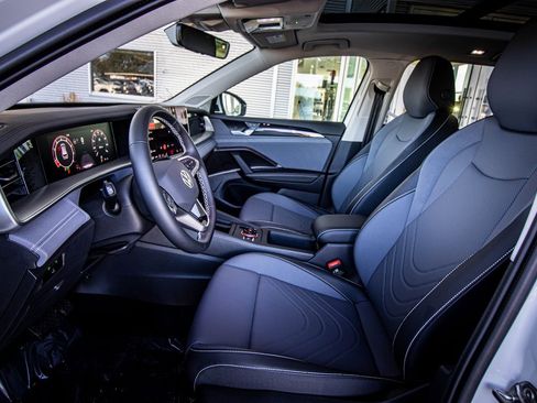 New 2026 Volkswagen Tiguan SE image 29