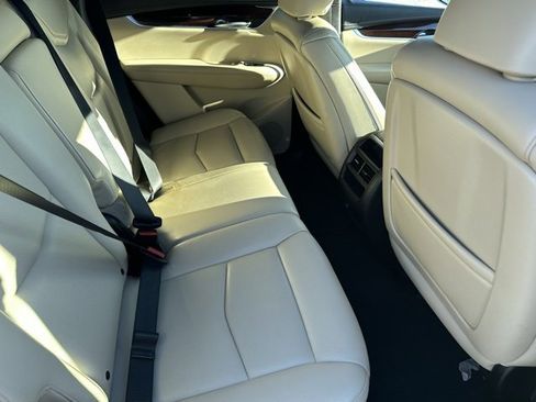 Used 2017 Cadillac XT5 Luxury w/ Driver Awareness Package image 23