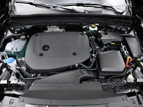 New 2025 Volvo XC40 B5 Ultra w/ Climate Package AWD/4WD image 28