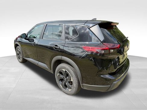 Used 2024 Nissan Rogue SV AWD/4WD image 4