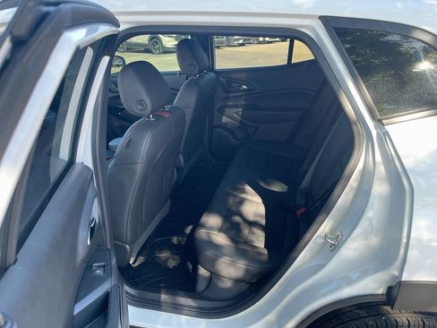 Used 2025 Chevrolet Trax RS w/ Driver Confidence Package FWD image 23