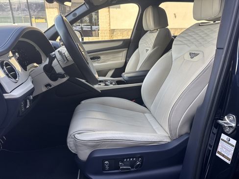 Used 2023 Bentley Bentayga Extended Wheelbase image 15