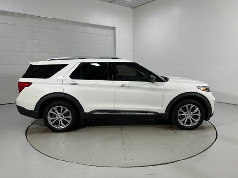 Used 2020 Ford Explorer Limited AWD/4WD image 38