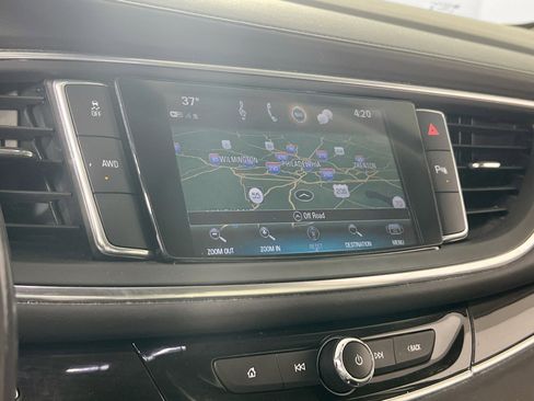 Used 2019 Buick Enclave Essence image 13