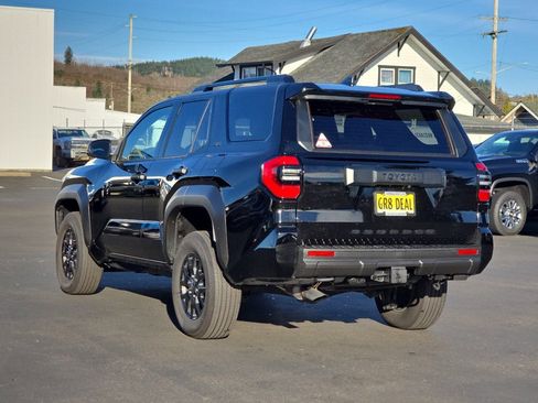 Used 2025 Toyota 4Runner SR5 image 4
