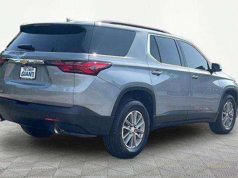 Used 2023 Chevrolet Traverse LT FWD image 6