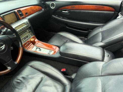 Used 2007 Lexus SC 430 Convertible RWD image 32