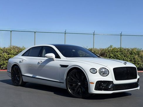 Used 2023 Bentley Flying Spur W12 AWD/4WD image 2