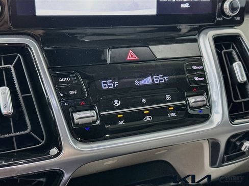 Certified 2023 Kia Sorento SX FWD image 16