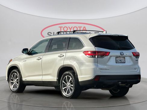 Certified 2019 Toyota Highlander XLE image 8