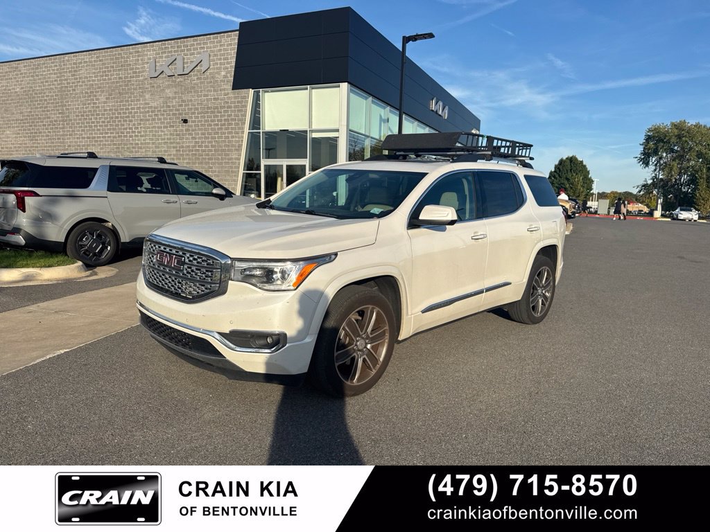 Used 2017 GMC Acadia Denali w/ Technology Package FWD image 1