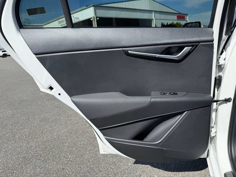 Certified 2023 Kia Niro Wind w/ Wind Preserve Package FWD image 26