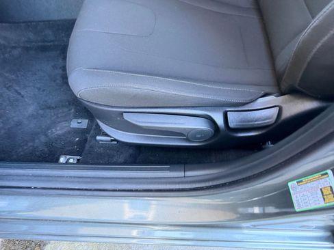 Used 2025 Hyundai Elantra SEL image 22